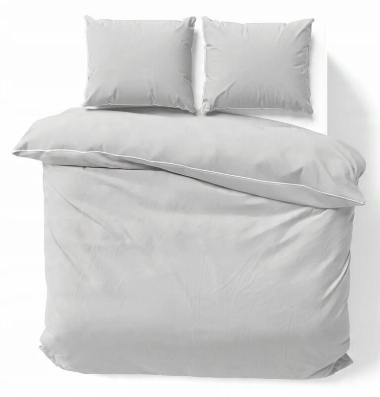 Zdjęcie przedstawiające Pościel makosatynowa jasnoszara z połyskiem i lamówką