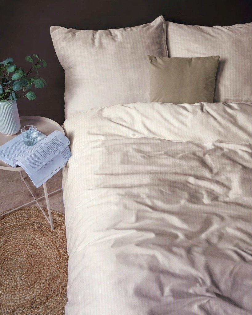 Zdjęcie przedstawiające Pościel adamaszkowa 180x200 cm w odcieniu ecru, luksusowe wykończenie i miękka bawełna