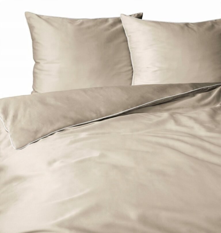 Zdjęcie przedstawiające Beżowa pościel z makosatyny, gładka i luksusowa