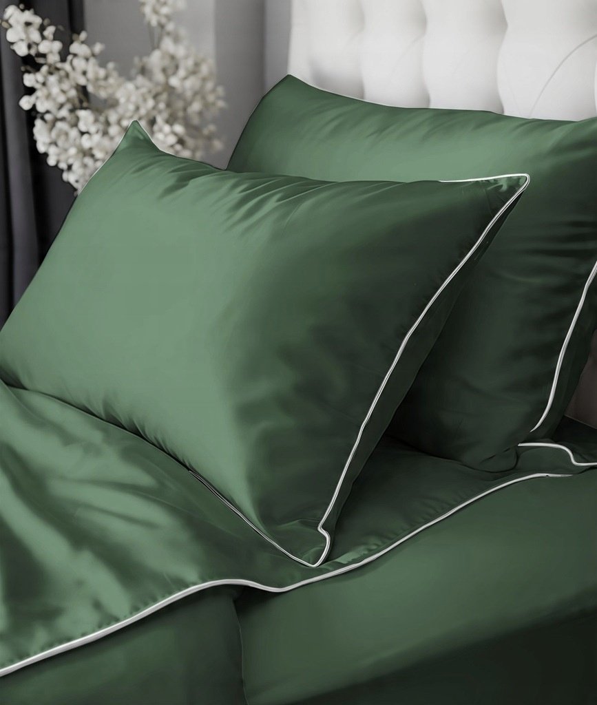 Zdjęcie przedstawiające Komplet pościeli zielonej z ozdobnym wykończeniem
