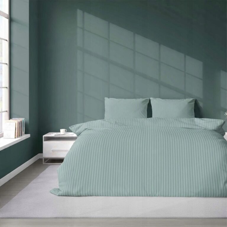 Zdjęcie przedstawiające Komplet pościeli z adamaszku bawełnianego 160x200 cm, miętowy kolor i subtelny połysk