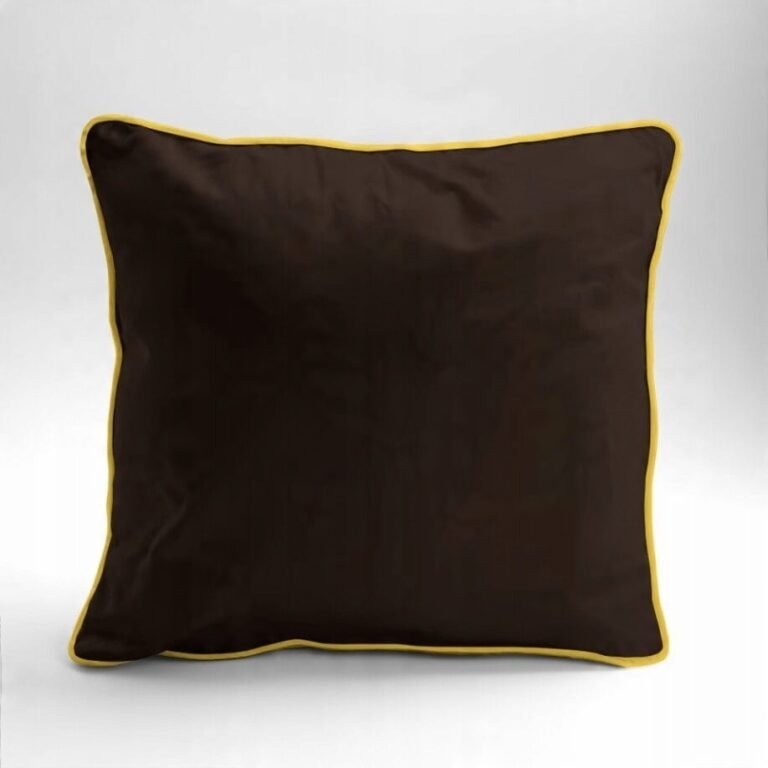 Zdjęcie przedstawiające Komplet pościeli espresso z kontrastową lamówką – ekskluzywna makosatyna