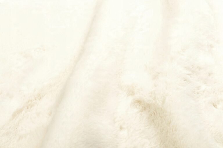 Zdjęcie przedstawiające Luksusowy dywan Rabbit 40x60 cm w kolorze ecru – miękki i elegancki