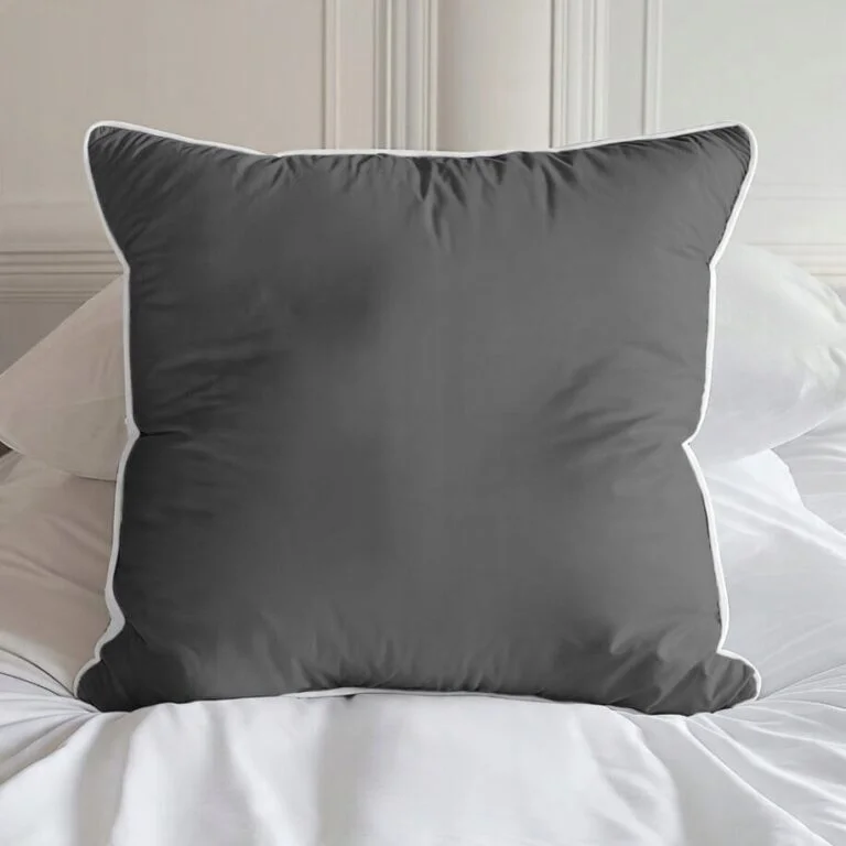 Zdjęcie przedstawiające Ciemnoszara poszewka na poduszkę 40x40 cm z makosatyny 100% bawełna