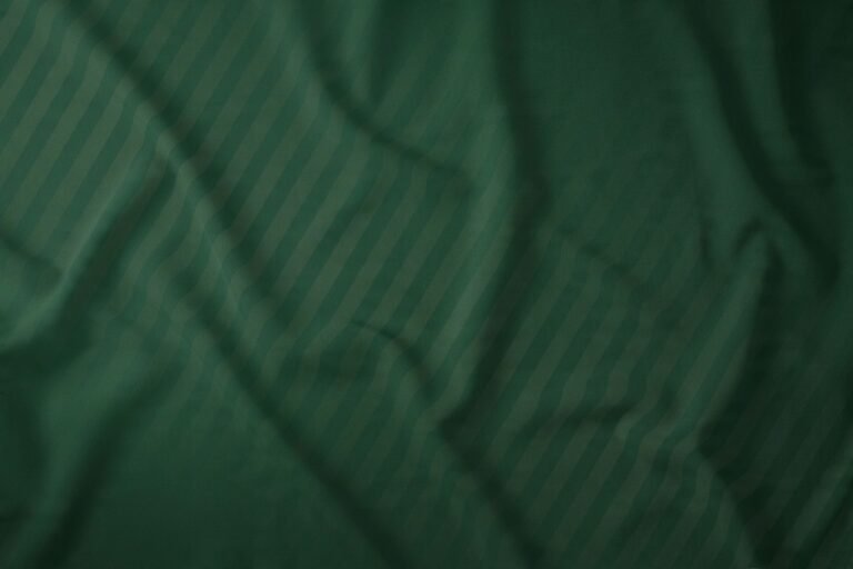 Zdjęcie przedstawiające Pościel w kolorze zielonym adamaszek luksusowy