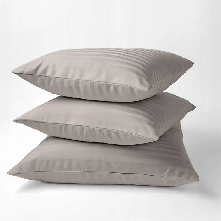 Zdjęcie przedstawiające Bawełniana poszewka 70x80 cm w kolorze szarym, tkanina adamaszek