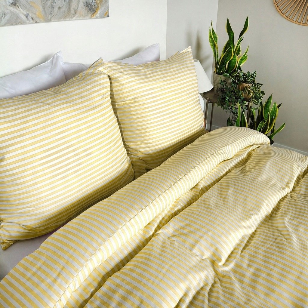 Zdjęcie przedstawiające Żółta pościel w pasy, gładka i miękka