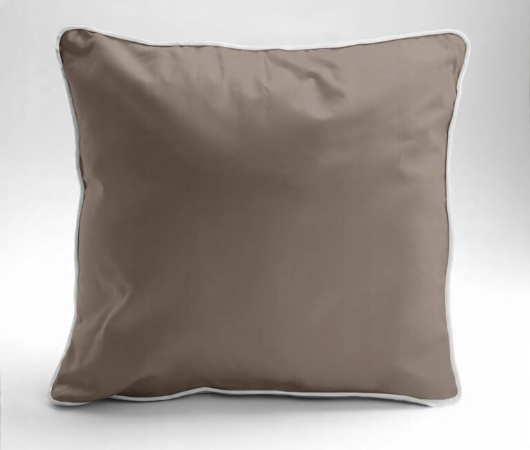 Zdjęcie przedstawiające Komplet pościeli w odcieniu taupe 180x200 cm, makosatyna 100% bawełna, luksusowa jakość