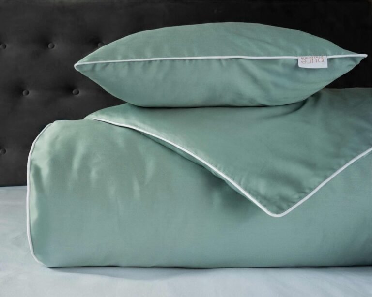 Zdjęcie przedstawiające Miętowa pościel makosatynowa 160x200 z dwiema poszewkami