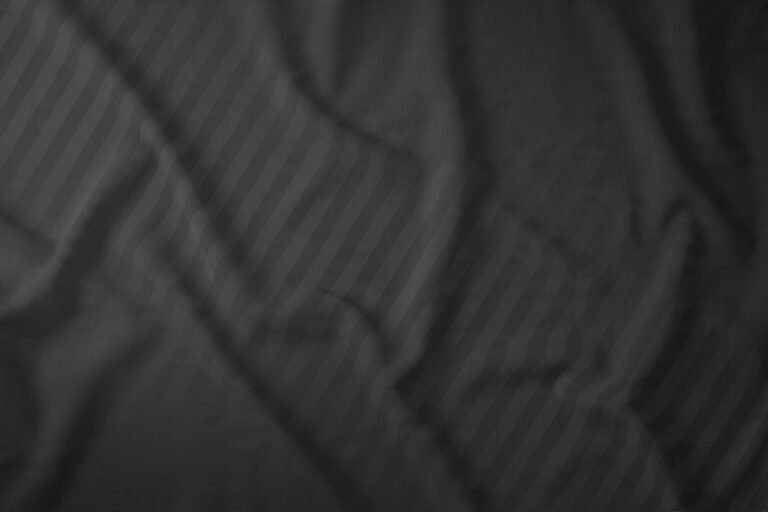 Zdjęcie przedstawiające Czarny komplet pościeli adamaszkowej 220x200 cm, naturalna bawełna wysokiej jakości