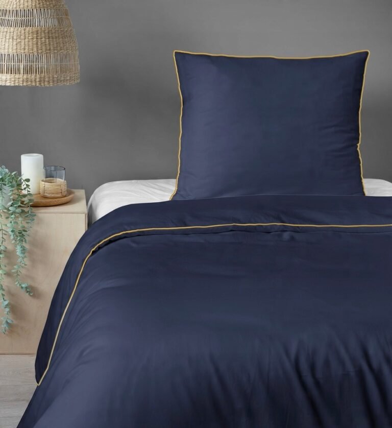 Zdjęcie przedstawiające Granatowy komplet pościeli 180x200 cm, makosatyna 100% bawełna premium z lamówką