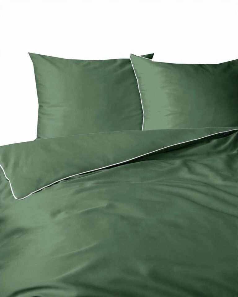 Zdjęcie przedstawiające Zielona pościel z lamówką wykonana z makosatyny