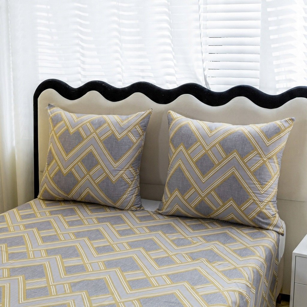 Zdjęcie przedstawiające Pościel mikrofibra szara z eleganckim geometrycznym wzorem