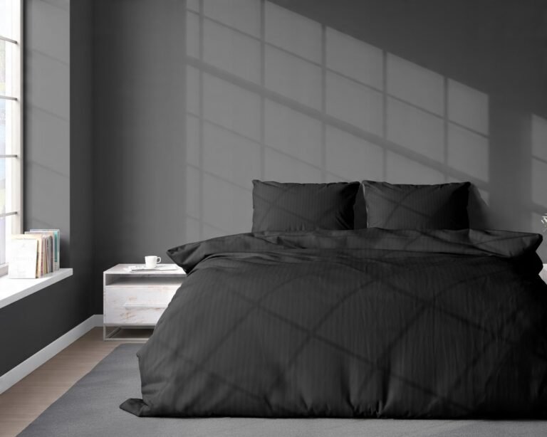 Zdjęcie przedstawiające Luksusowa pościel 100% bawełna adamaszkowa – kolor czarny, nowoczesny styl