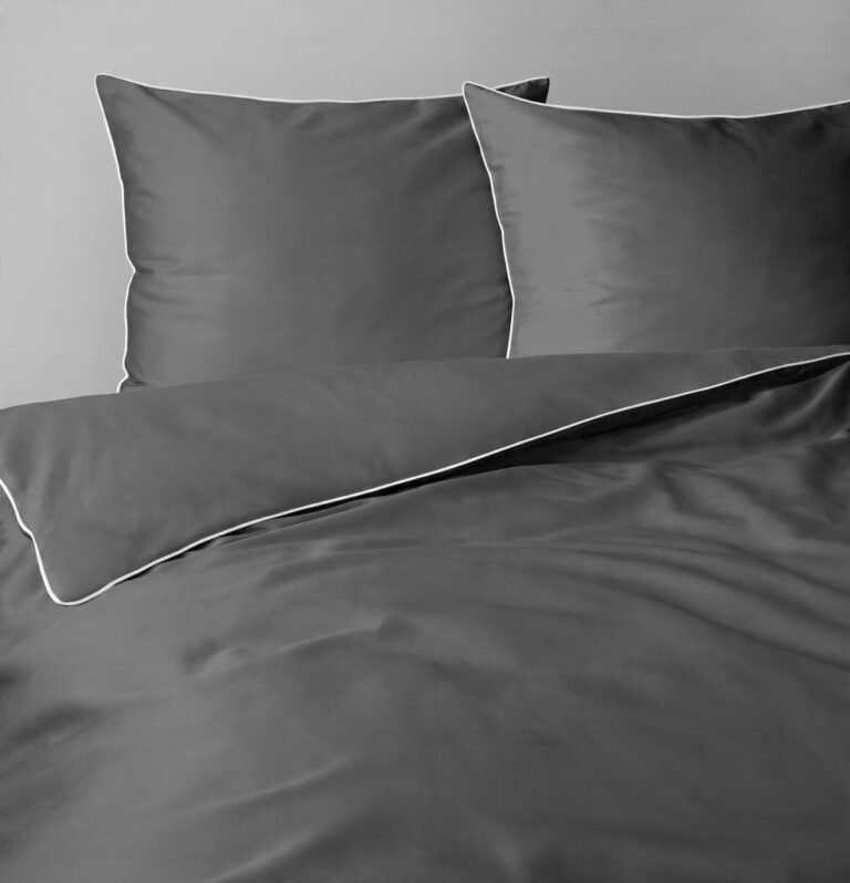 Zdjęcie przedstawiające Szara pościel z lamówką, satynowa bawełna luksusowa