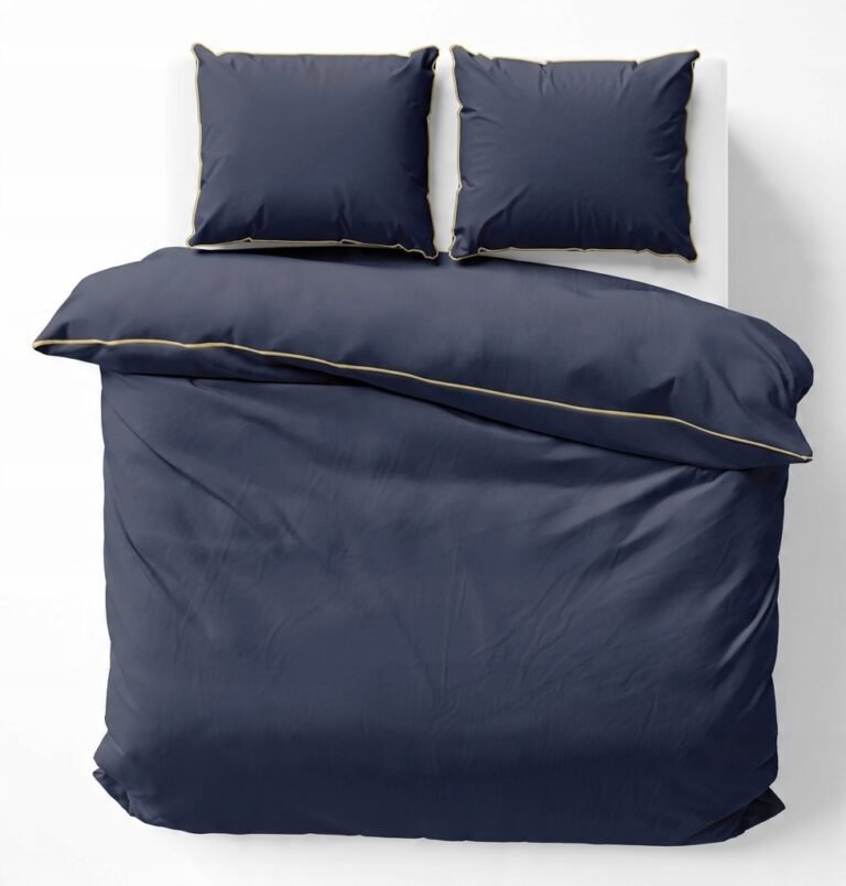 Zdjęcie przedstawiające Luksusowa pościel granatowa z delikatnym połyskiem, makosatyna 100% bawełna 180x200 cm