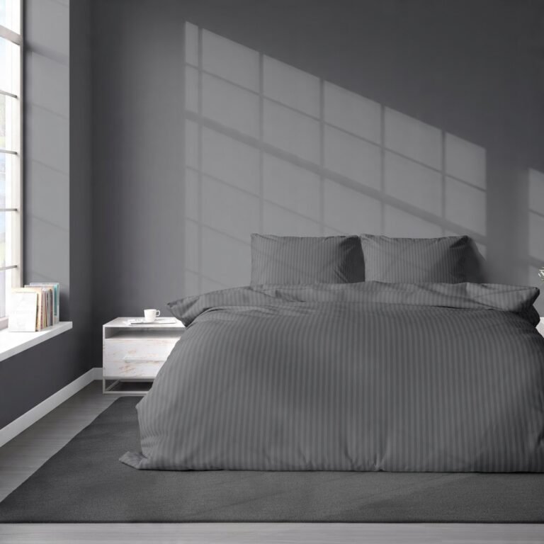 Zdjęcie przedstawiające Komplet pościeli ciemnoszary 160x200 cm, adamaszek z delikatnym wzorem w paski, 100% bawełna