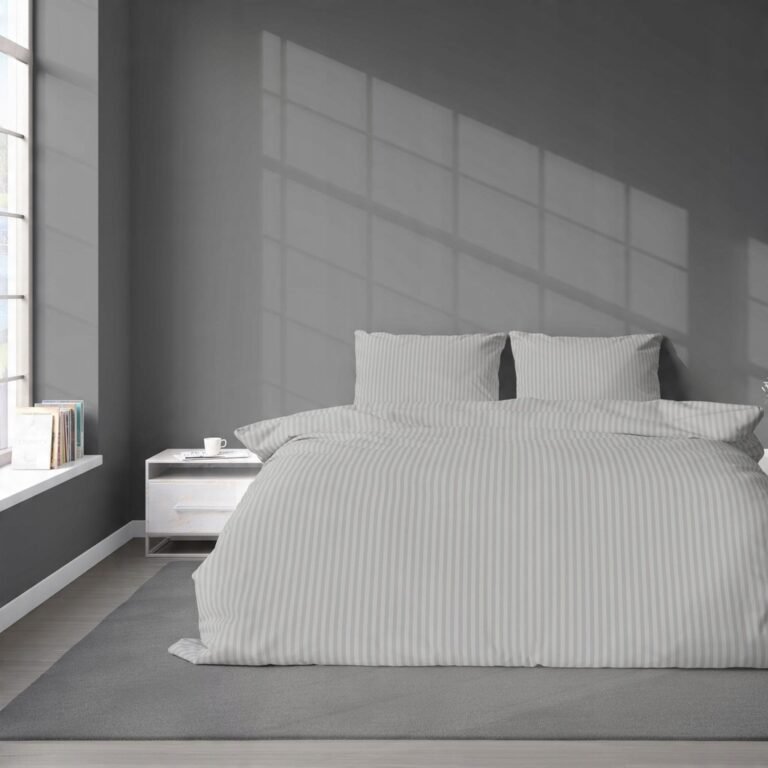 Zdjęcie przedstawiające Komplet pościeli adamaszek bawełna 220x200 szary, klasyczny styl