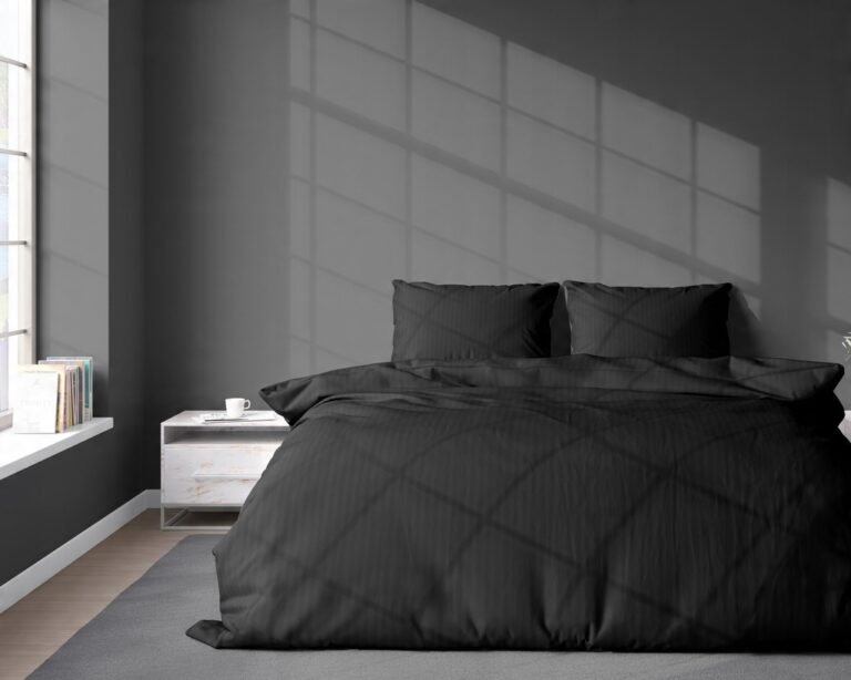 Zdjęcie przedstawiające Komplet pościeli adamaszkowej 220x200 w kolorze czarnym 100% bawełna