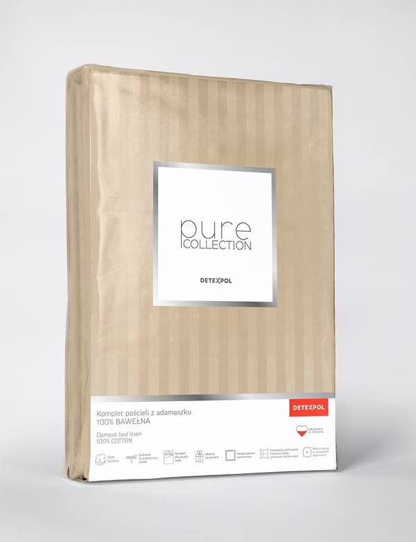 Zdjęcie przedstawiające Opakowanie kompletu pościeli z adamaszku w kolorze piaskowym z kolekcji Pure Collection firmy Detexpol, zaprezentowane na białym tle.