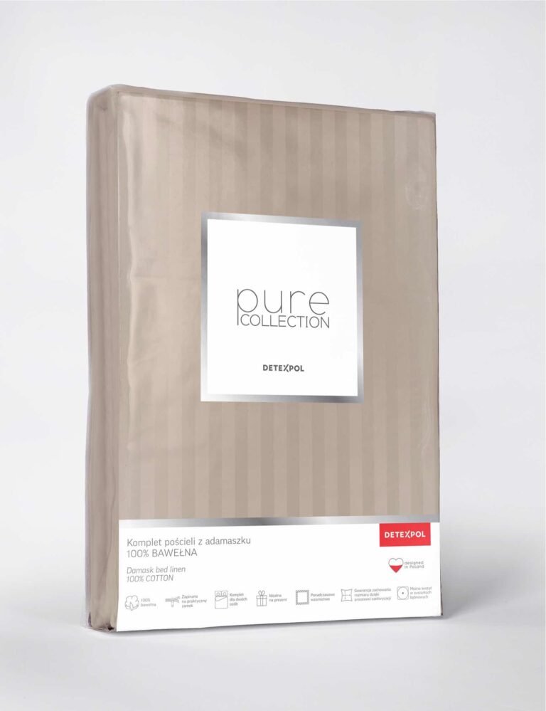 Zdjęcie przedstawiające Opakowanie kompletu pościeli z adamaszku w kolorze taupe z kolekcji Pure Collection, wykonanej z luksusowej 100% bawełny makosatynowej
