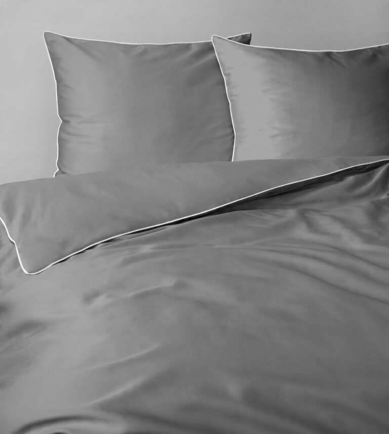 Zdjęcie przedstawiające Pościel bawełniana makosatynowa 180x200 cm w odcieniu szarym z lamówką