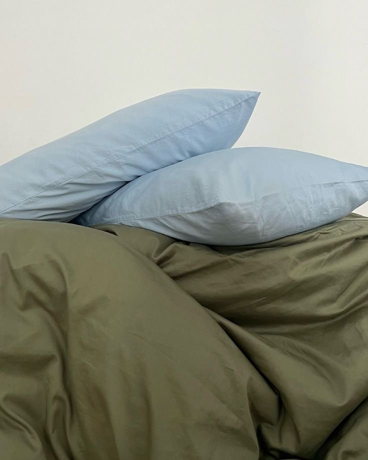 Zdjęcie wyróżniające wpis na temat o doborze poduszki do stylu spania